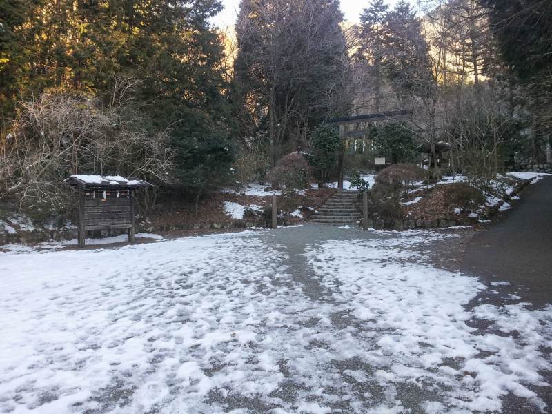 3.金時山_公時神社前の雪