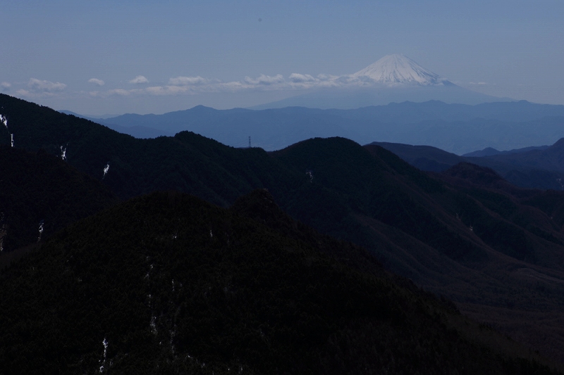 10.かすむ富士