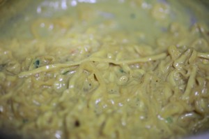 カレーヌードルホットサンド_工程2