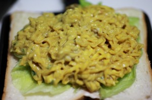 カレーヌードルホットサンド_工程4
