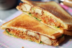 唐揚げきんぴらホットサンド2