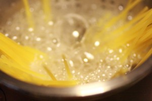 カニクリームパスタ_工程1