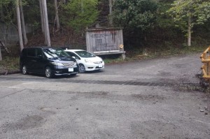 1.ゲート前駐車スペース