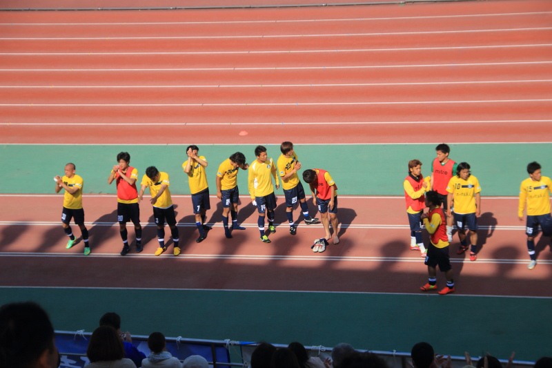 35.アスルクラロ沼津JFL第7節_鹿児島ユナイテッドFC選手たちの挨拶