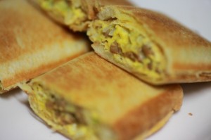 納豆卵ホットサンド(アップ)