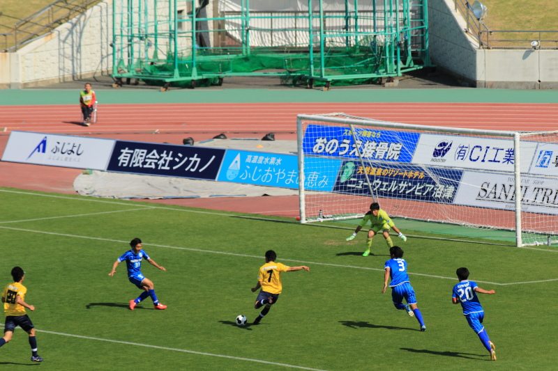 29.アスルクラロ沼津JFL第7節_フリーでシュート打たれる