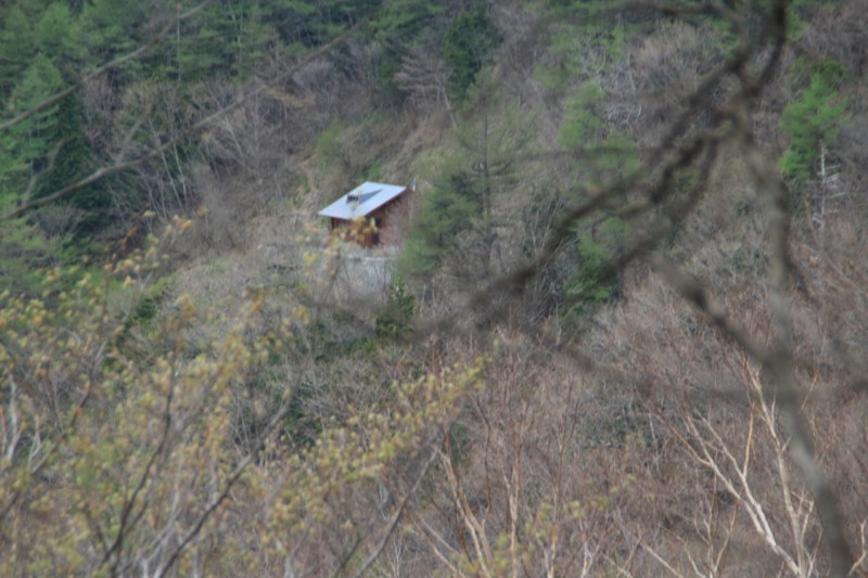 酉谷避難小屋遠景