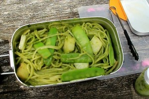 じゃがいもと絹さやのジェノベーゼ