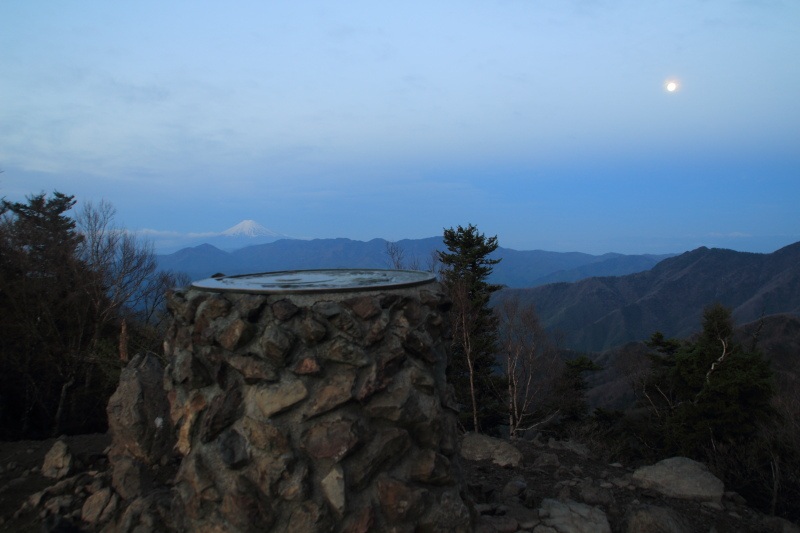 雲取山から富士山_山頂一人占め