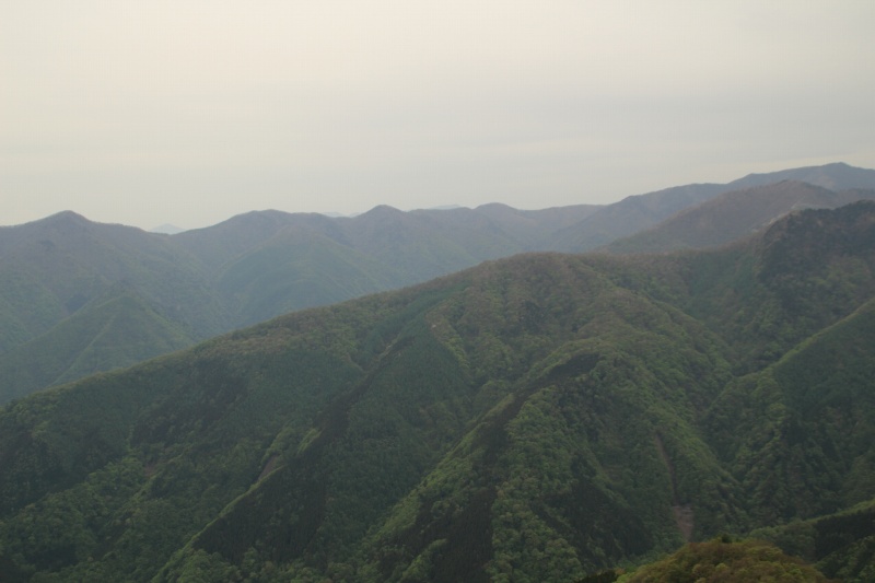石尾根の稜線