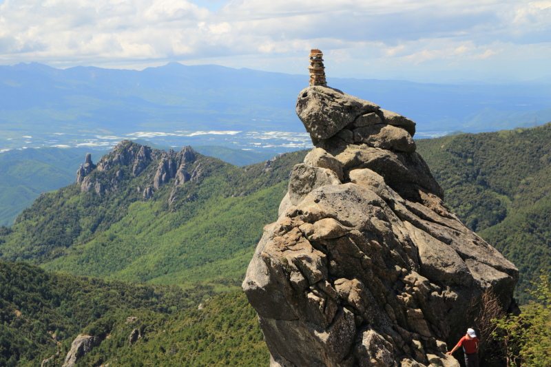 107.金峰山小屋の岩