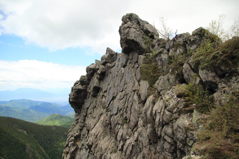 94.砂払いノ頭-金峰山_絶壁