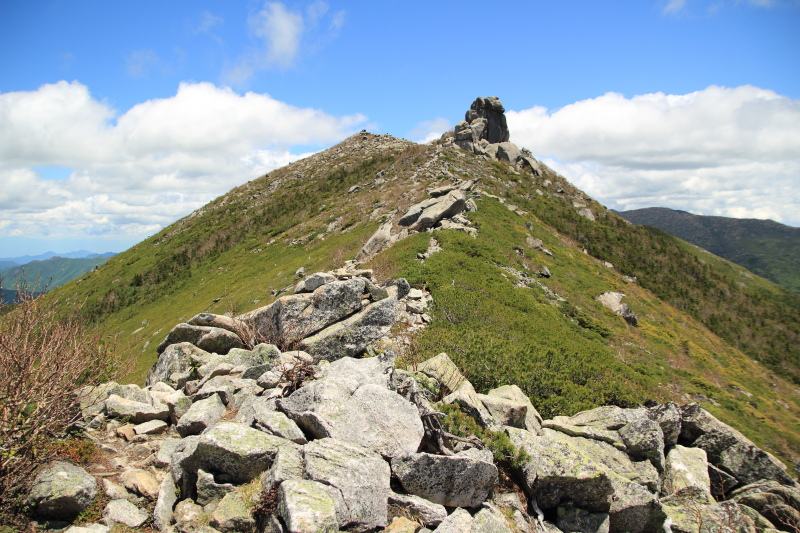100.砂払いノ頭-金峰山_五丈岩と金峰山