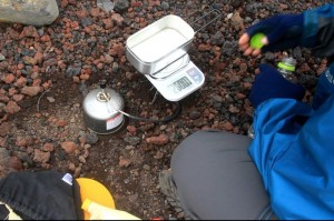 富士山頂で山パスタ_水の量