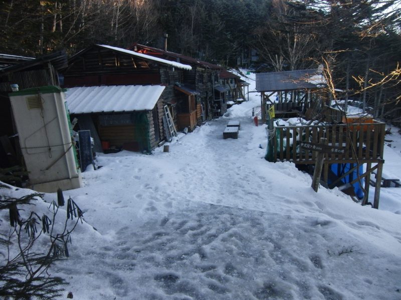 22.甲武信ヶ岳_甲武信小屋