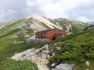薬師岳山荘と薬師岳
