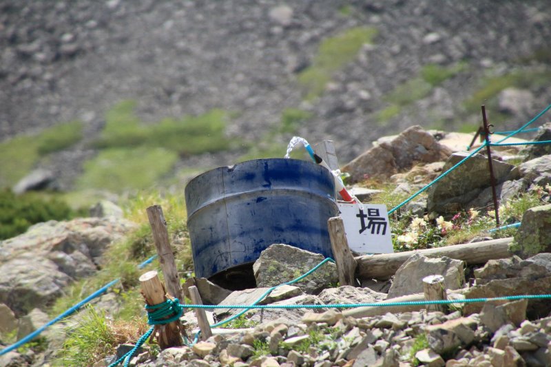 仙丈小屋の水場