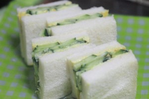 カレー風味のきゅうりサンド