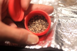 粉末系調味料入れ(中)