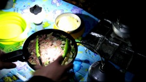 夜クスクス_野菜と挽肉を炒める