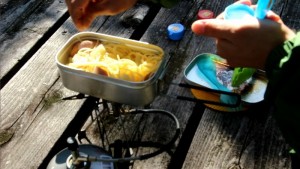 【メスティン山パスタ】ジャーマンポテト風パスタ_工程4