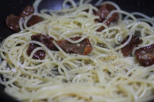 ドライトマトとアンチョビのペペロンチーノ_工程8