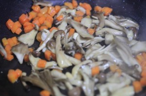 きのこたっぷり煮込みハンバーグ_工程5