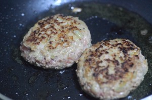 きのこたっぷり煮込みハンバーグ_工程4