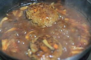 きのこたっぷり煮込みハンバーグ_工程7