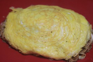 日清焼そばでオム焼きそば_11