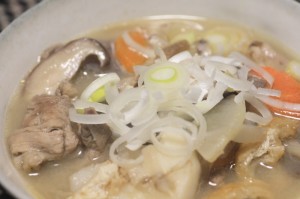 具だくさんで旨味たっぷり豚汁