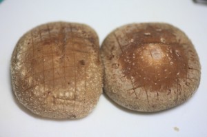 【にんにくバター醤油】しいたけのステーキ_工程2