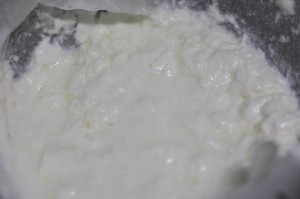 きのこと野菜とヨーグルトのヘルシーキッシュ_工程11_水切りヨーグルト