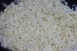 日清焼そばで広島風お好み焼き_工程6