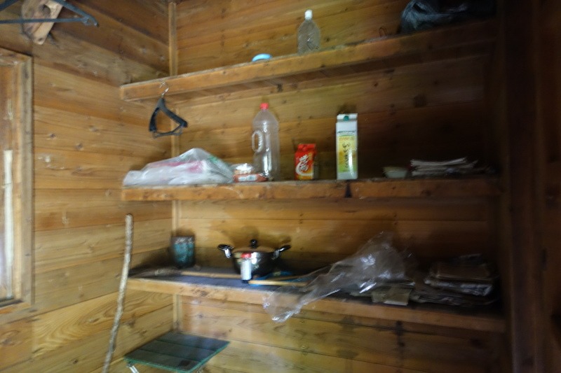 山伏小屋中