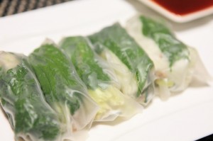 梅風味の豚挽き肉で生春巻き