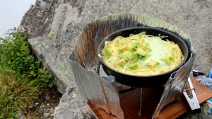 アボカドのクリームパスタ生ハム和え in 乾徳山_工程4_アボカド