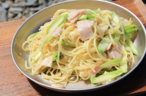 アスパラとベーコンのクリームパスタ