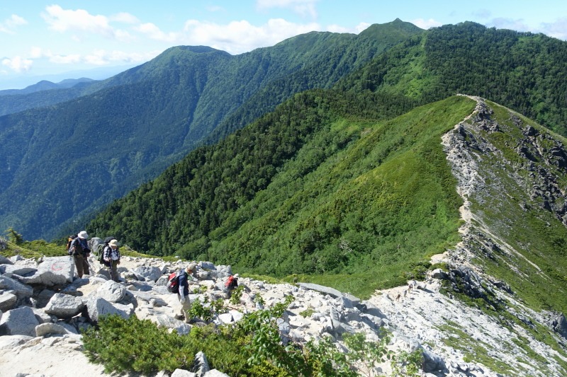 蝶槍、蝶ヶ岳への稜線