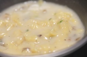 「三星キッチン」3種のチーズのクリームパスタ