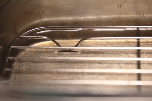 メスティンを蒸し器に変えるバットアミ_水入り