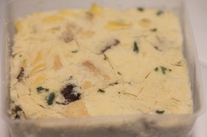 「三星キッチン」3種のチーズのクリームパスタ_中身