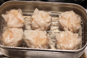 メスティンを蒸し器に変えるバットアミでえび焼売6個
