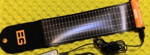 ブッシュネルのラップ型ソーラー充電器