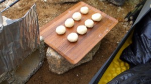 肉味噌中華まん_工程4_8等分して丸める