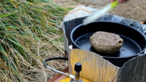 肉味噌ハンバーグとトマトリゾットでロコモコ丼_工程6