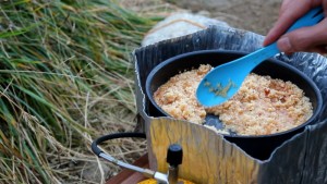 肉味噌ハンバーグとトマトリゾットでロコモコ丼_工程7