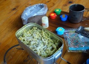 1301_アボカドとベーコンのパスタ