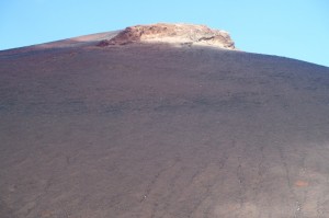 1330_宝永山山頂アップ