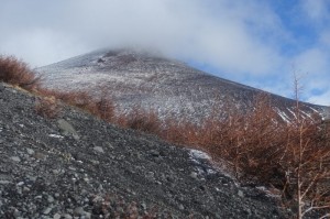 1008_雲の中から宝永山